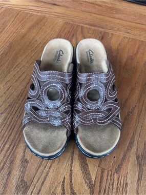 Clarks Women's Brown Leather Slip-On Sandals - size 8